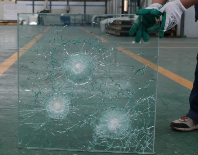 防彈玻璃槍擊實測
